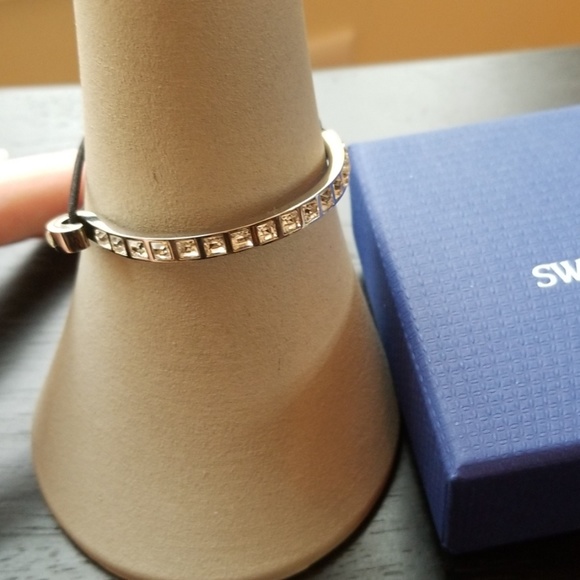 NWT Swarovski Toby Bracelet, Black - Picture 2 of 4